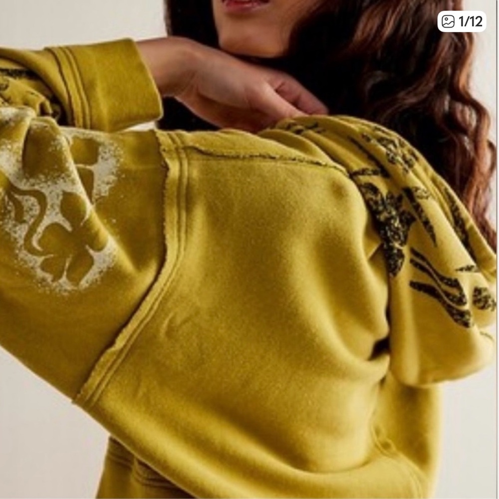 NWOT Free People We the Free Love Again
Cropped Graphic Hoodie large - Picture 12 of 15